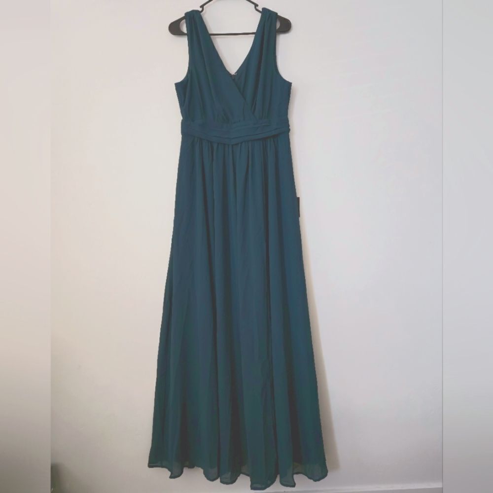 NWT LulusThoughts of Hue Emerald Green Surplice Maxi Dress